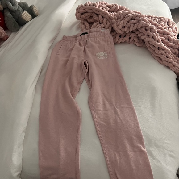 Roots pink sweatpants - Picture 2 of 3